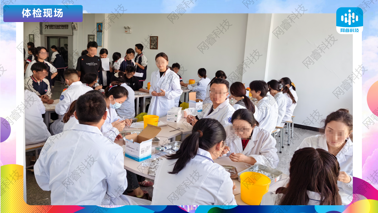 一群人围在桌子边
AI 生成的内容可能不正确。